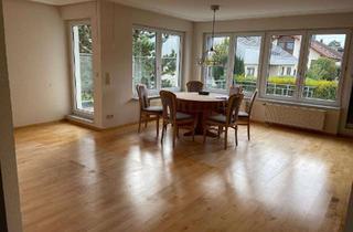 Wohnung kaufen in Im Bannholzring 41, 71287 Weissach, Wohnung und Einliegerwohnung, 2 Garagenplätzen und sehr viel Stauraum