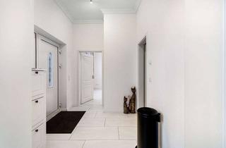 Wohnung kaufen in 76461 Muggensturm, Wellness zu Hause: Wohnen mit eigenem Saunahaus im Grünen