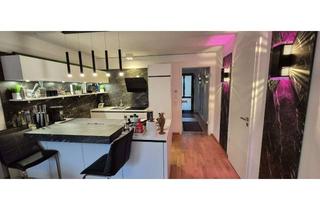 Wohnung kaufen in 90513 Zirndorf, Luxuriöse Neuwertige 3-Zimmer-Wohnung im 2. OG mit Aufzug am Waldrand mit TG-Stellplatz