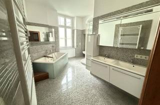 Wohnung mieten in Jakobstraße 40, 02826 Innenstadt, Kein 0815 - herrschaftliche 3-Raumwohnung in der 1. Etage mit Gäste-WC, Parkett, Stuck & Terrasse!