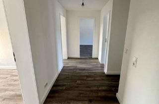 Wohnung mieten in Oesdorfer Straße 14, 31812 Bad Pyrmont, Helle und renovierte 3-Zimmer-Wohnung mit Balkon & Einbauküche