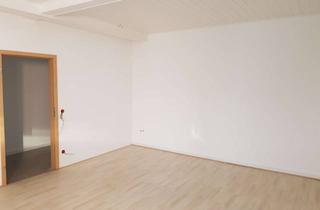 Wohnung mieten in 65239 Hochheim, Schön renovierte Altbau-Wohnung im Erdgeschoss mit 3 Zimmern und EBK im Herzen von Hochheim