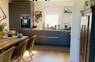 Wohnung mieten in Tölzer Straße, 82008 Unterhaching, Exklusive, renovierte ruhige 5-Zi.WHG auf zwei Stockwerken m. Balkon und EK in Unterhaching