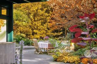 Villa kaufen in 82340 Feldafing, Unverbaubare, naturnahe Lage in Seenähe: Großzügige Familienvilla mit Indoor-Pool