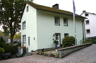 Haus kaufen in Rübezahlweg 20, 59929 Brilon, Schönes, freistehendes Wohnhaus, in ruhiger Wohnlage, unterkellert, mit Garage