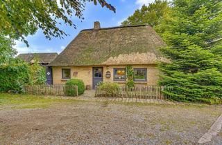 Haus kaufen in 24876 Hollingstedt, Reetgedecktes Juwel: 475m² Grdstck, 136m² Wfl., Partygarage, Kamin, ausgebautes OG & überd. Terasse!