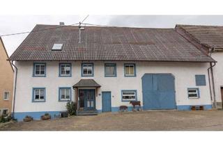 Bauernhaus kaufen in 78183 Hüfingen, Ehem. und teilsaniertes Bauernhaus im Dorfkern von Fürstenberg mit großem Ökonomieteil und Garagen