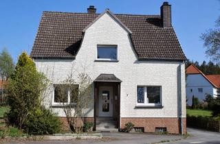 Haus kaufen in Bredelarer Straße, 59929 Brilon, Freistehendes Einfamilien- oder Ferienhaus im lieblichen Dorf: Madfeld (Gem. Brilon, HSK)