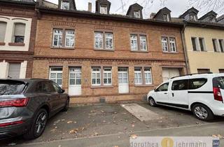 Haus kaufen in 65203 Biebrich, Dreifamilienhaus mit gut ausgestatteten Wohnungen und soliden Mietern