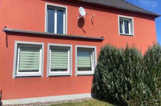 Haus kaufen in 92655 Grafenwöhr, Gedämmtes 1-2 Fam.-Wohnhaus mit schönem Grundstück nähe des Zentrums ** Gepflegt **