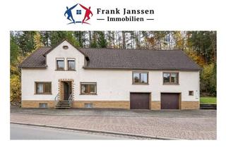 Einfamilienhaus kaufen in 54579 Üxheim, Freistehendes Einfamilienhaus mit zwei Wohneinheiten & zwei Garagen in Niederehe