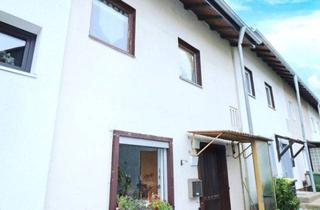 Reihenhaus kaufen in 95032 Hof, Achtung! Solide Kapitalanlage oder günstiges Reihenhaus mit Terrasse, Balkon und Garage