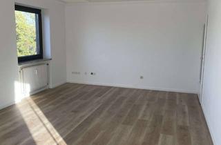 Wohnung mieten in Lessingstraße 11, 26131 Oldenburg, Erstbezug nach Sanierung: 3-Zi.-Wohnung mit Loggia in Oldenburg (Hundsmühler Höhe)