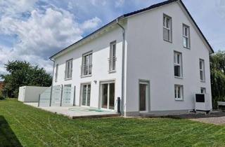 Haus kaufen in 86450 Altenmünster, Attraktiver Neubau in energieeffizienter Massivbauweise mit Garten und Garage