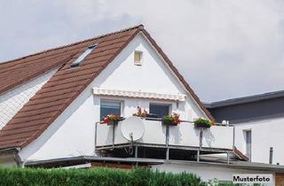 Wohnung kaufen in 58097 Hagen, Wohnen über den Dächern – größere Dachgeschosswohnung mit Balkon