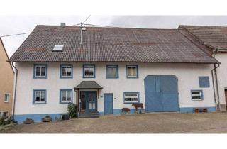 Bauernhaus kaufen in 78183 Hüfingen, Hüfingen - Ehem. und teilsaniertes Bauernhaus im Dorfkern von Fürstenberg mit großem Ökonomieteil und Garagen