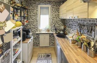 Wohnung kaufen in 04523 Pegau, Pegau - 4-Raum-Wohnung in Pegau - bewohnt, mit Keller & Parkplatz