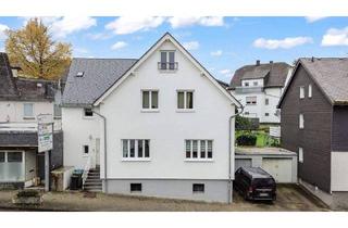 Haus kaufen in 59929 Brilon, Brilon - Attraktives Ein-Zweifamilienhaus mit Wintergarten - 2015 umfangreich modernisiert