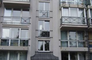 Wohnung kaufen in Zülpicher Wall 14, 50674 Altstadt-Süd, Studentenappartement in Köln, Uni-Nähe