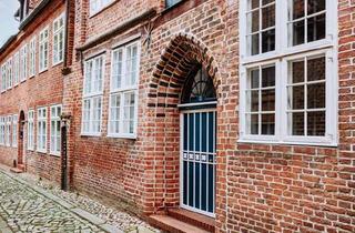 Wohnung kaufen in 21335 Lüneburg, Altstadt-Flair inklusive: Dachgeschosswohnung im Herzen von Lüneburg