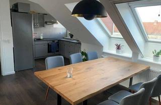 Wohnung mieten in Heidemühler Weg 20, 12437 Baumschulenweg, Helle 3-Zimmer Dachgeschosswohnung mit großem Wohnzimmer, offener EBK, Badewanne & Dusche