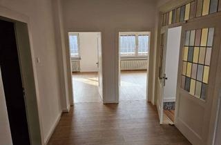 Wohnung mieten in Herforder Straße 203, 32120 Hiddenhausen, Großzügige 5-Zimmer Wohnung mit Carport in Hiddenhausen