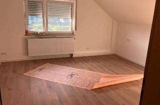 Wohnung mieten in Neue Str. 13, 73460 Hüttlingen, Renovierte Dachgeschoss Pendlerwohnung mit neue Einbauküche in Hüttlingen