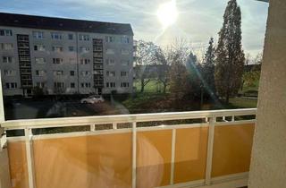 Wohnung mieten in Schulstraße 11e, 09350 Lichtenstein, Erdgeschosswohnung mit 3-Zimmern und Balkon in ruhiger Lage mit Aufzug