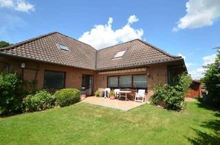 Haus kaufen in 26919 Brake, Großes Wohnhaus mit Garage in gesuchter Lage von Brake