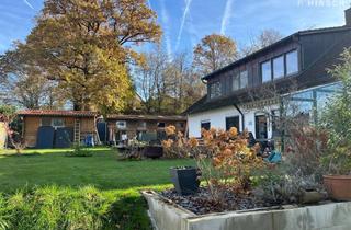 Anlageobjekt in 90592 Schwarzenbruck, Gepflegtes Zweifamilienhaus mit vermieteter Wohnung in bester Lage!