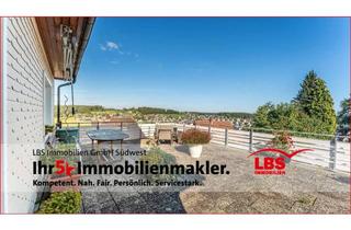 Einfamilienhaus kaufen in 78112 St. Georgen, Familienfreundliches Einfamilienhaus mit Weitblick, großer Terrasse und drei Garagen.