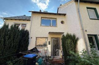 Reihenhaus kaufen in 53179 Bonn, GODESBERG / LANNESDORF: Kleines Einfamilienreihenhaus in Ruhiglage mit Sanierungsbedarf