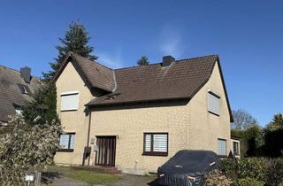 Anlageobjekt in 22941 Bargteheide, Attraktives Dreifamilienhaus mit großem Grundstück und stabilem Mietvertrag - Entwicklungspotenzia