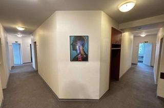 Gewerbeimmobilie kaufen in 41812 Erkelenz, Büro/ Praxis mit Stellplätzen