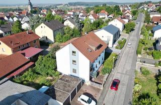 Mehrfamilienhaus kaufen in 91475 Lonnerstadt, Viel Platz, viele Möglichkeiten – vollvermietetes und gepflegtes 3-Familienhaus in Lonnerstadt