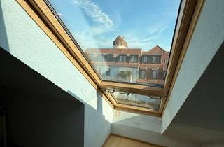 Wohnung kaufen in 47229 Duisburg, Duisburg - Charmante Dachgeschosswohnung mit Tiefgaragenstellplatz