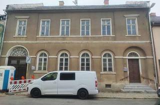 Mehrfamilienhaus kaufen in 07922 Tanna, Tanna - Stilvolles Mehrfamilien-Wohnhaus zum Sanieren