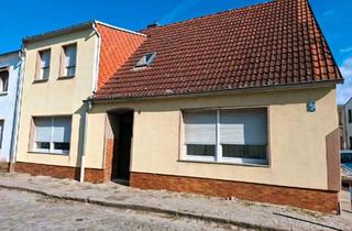 Einfamilienhaus kaufen in 06429 Nienburg, Nienburg (Saale) - Haus mit Nebengelass in Calbe (Saale)