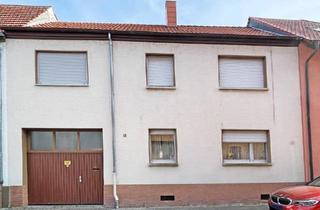 Haus kaufen in 67122 Altrip, Altrip - Zweifamilienhaus in Altrip mit Garten und Garage