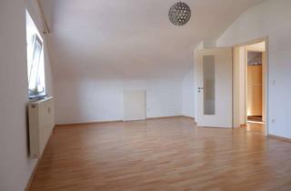 Wohnung mieten in Spechtstr., 72461 Albstadt, Gepflegte 2 Zimmer DG Wohnung mit EBK, Keller sowie Einzelgarage in Onstmettingen, WM: 570€