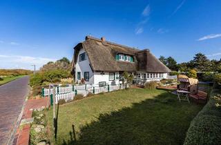 Haus kaufen in 26465 Langeoog, Traumhafte Lage trifft Tradition – Reetdachhaus auf Langeoog