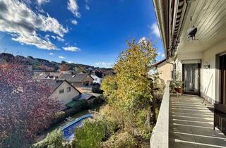 Einfamilienhaus kaufen in 97261 Güntersleben, Familienidylle mit Weitblick – großzügiges Einfamilienhaus mit Einliegerwohnung