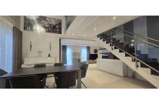 Einfamilienhaus kaufen in 59872 Meschede, *** Absolute Rarität -Lichtdurchflutetes Einfamilienhaus mit Galerie, Garten, 2 Garagen & Keller