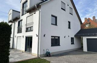 Doppelhaushälfte kaufen in 86167 Lechhausen, Familienfreundliche Doppelhaushälfte (BJ 2013) mit Effizienzklasse A, Garten und Garage in Augsburg