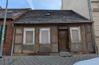 Einfamilienhaus kaufen in Wendstraße, 39576 Stendal, Einfamilienhaus in der Altstadt von Stendal; Mindestgebot 9.700 €; Einzelheiten siehe Exposee!!
