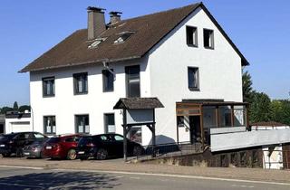 Anlageobjekt in 32584 Löhne, Saniertes 3 Fam. Haus + Gewerbe mit Büro und Lagerfläche und 5 Garagen
