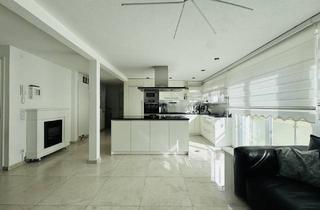 Einfamilienhaus kaufen in 73033 Göppingen, Ein Haus, das überrascht!! Einfamilienhaus mit Einliegerwohnung mitten in Göppingen