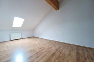 Wohnung kaufen in 94104 Tittling, Tittling - Helle Dachgeschoßwohnung