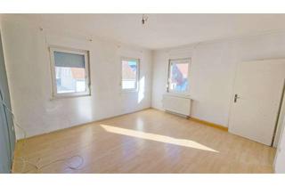 Wohnung kaufen in 73037 Göppingen, Charmante 2-Zimmer-Altbauwohnung mit Balkon und Potenzial in stadtnaher Lage von Göppingen