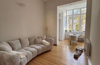 Wohnung mieten in 53113 Bonn, Charmante Altbauwohnung mit Balkon & Möbelübernahme - Soforteinzug möglich